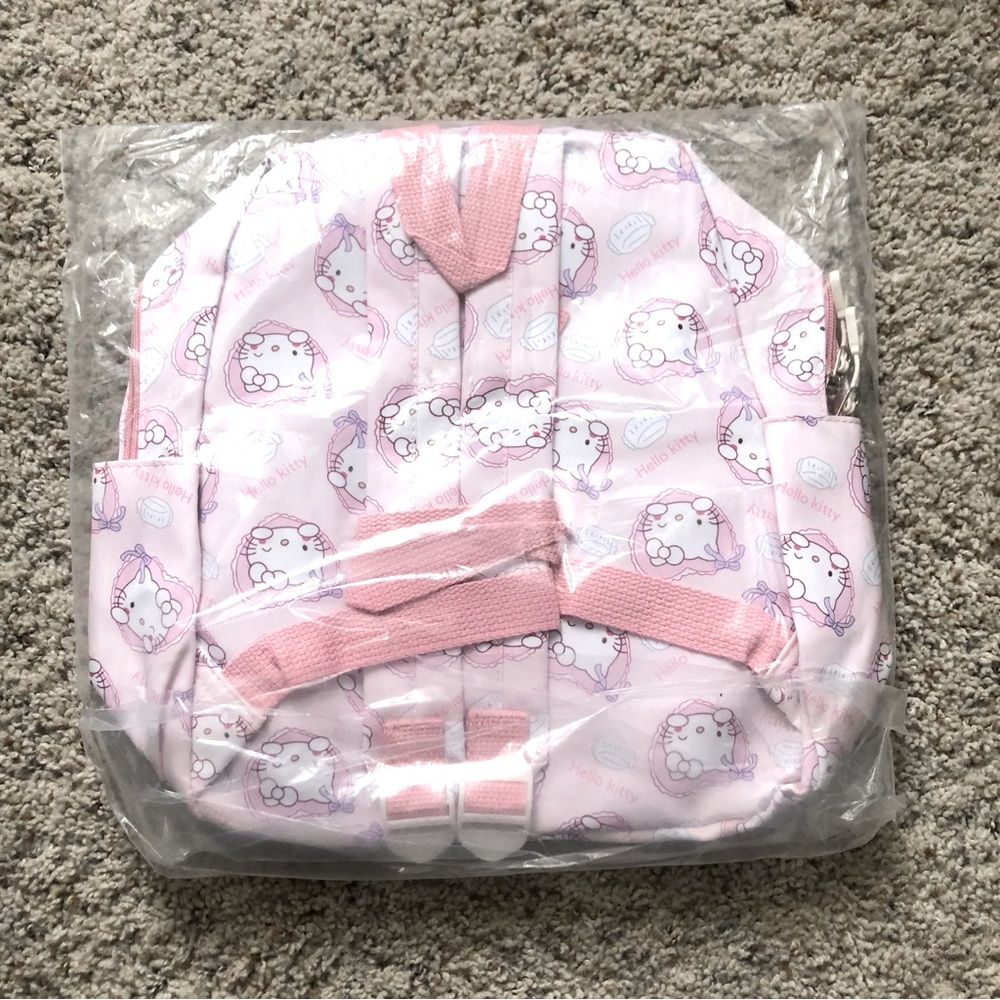 Hello Kitty Pink Backpack - Picture 2 of 2